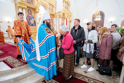 Митрополит Игнатий совершил Божественную литургию в Николо-Тихвинском соборном храме Саратова