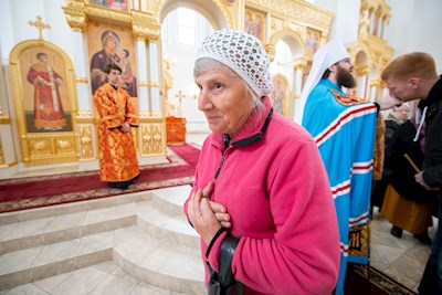 Митрополит Игнатий совершил Божественную литургию в Николо-Тихвинском соборном храме Саратова