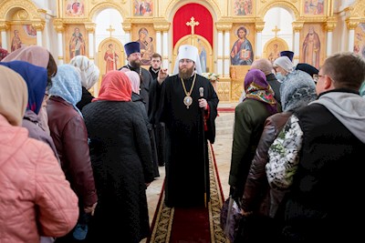 Митрополит Игнатий совершил Божественную литургию в Николо-Тихвинском соборном храме Саратова