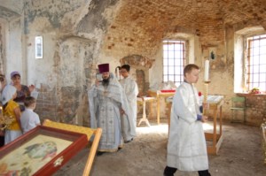 Учителя и ученики православной гимназии побывали на службе в старинном храме