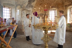 Учителя и ученики православной гимназии побывали на службе в старинном храме