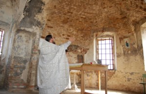 Учителя и ученики православной гимназии побывали на службе в старинном храме