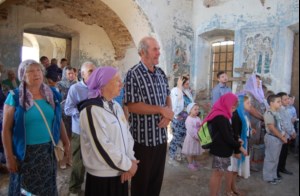 Учителя и ученики православной гимназии побывали на службе в старинном храме