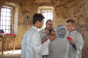 Учителя и ученики православной гимназии побывали на службе в старинном храме