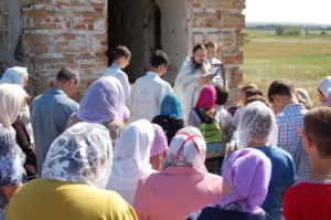 Учителя и ученики православной гимназии побывали на службе в старинном храме