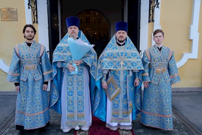 Митрополит Игнатий совершил Божественную литургию в храме в честь Рождества Христова г. Саратова