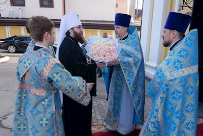 Митрополит Игнатий совершил Божественную литургию в храме в честь Рождества Христова г. Саратова