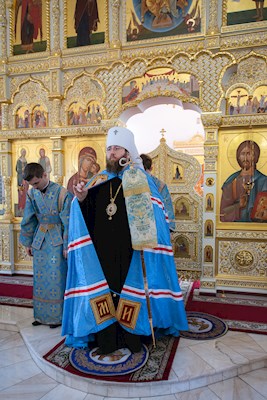 Митрополит Игнатий совершил Божественную литургию в храме в честь Рождества Христова г. Саратова
