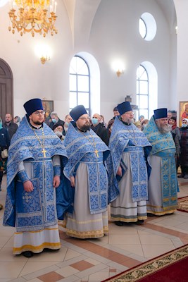 Митрополит Игнатий совершил Божественную литургию в храме в честь Рождества Христова г. Саратова