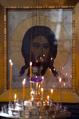 Митрополит Игнатий совершил Божественную литургию в храме в честь Рождества Христова г. Саратова