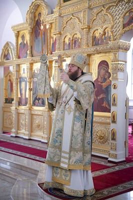 Митрополит Игнатий совершил Божественную литургию в храме в честь Рождества Христова г. Саратова