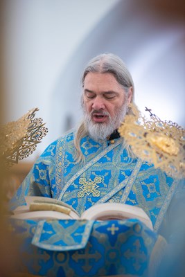 Митрополит Игнатий совершил Божественную литургию в храме в честь Рождества Христова г. Саратова