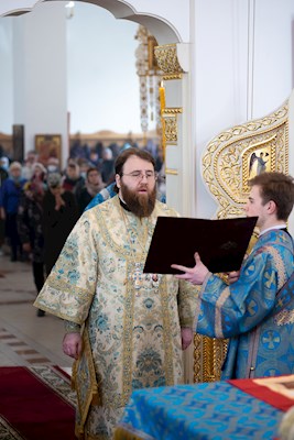 Митрополит Игнатий совершил Божественную литургию в храме в честь Рождества Христова г. Саратова