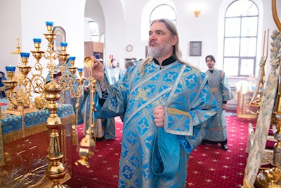 Митрополит Игнатий совершил Божественную литургию в храме в честь Рождества Христова г. Саратова