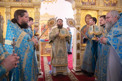 Митрополит Игнатий совершил Божественную литургию в храме в честь Рождества Христова г. Саратова