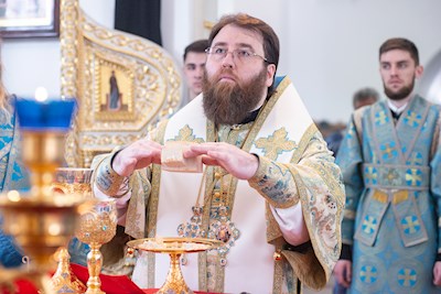 Митрополит Игнатий совершил Божественную литургию в храме в честь Рождества Христова г. Саратова