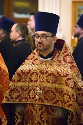 Митрополит Игнатий совершил ночную Божественную литургию в храме апостола и евангелиста Иоанна Богослова при СПДС