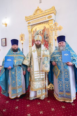 Митрополит Игнатий совершил Божественную литургию в храме в честь Рождества Христова г. Саратова