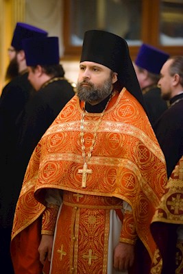 Митрополит Игнатий совершил ночную Божественную литургию в храме апостола и евангелиста Иоанна Богослова при СПДС
