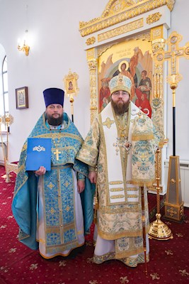 Митрополит Игнатий совершил Божественную литургию в храме в честь Рождества Христова г. Саратова