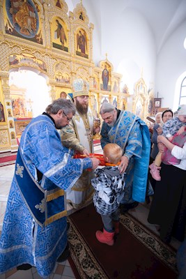 Митрополит Игнатий совершил Божественную литургию в храме в честь Рождества Христова г. Саратова