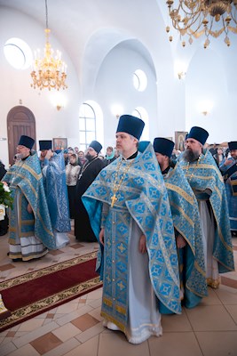 Митрополит Игнатий совершил Божественную литургию в храме в честь Рождества Христова г. Саратова