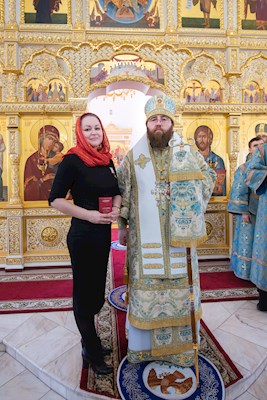 Митрополит Игнатий совершил Божественную литургию в храме в честь Рождества Христова г. Саратова