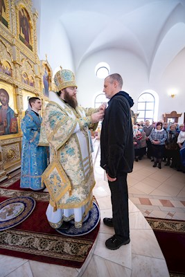 Митрополит Игнатий совершил Божественную литургию в храме в честь Рождества Христова г. Саратова