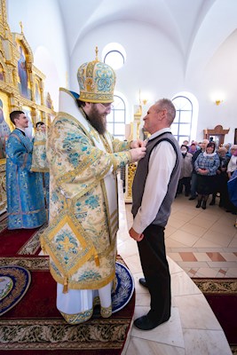 Митрополит Игнатий совершил Божественную литургию в храме в честь Рождества Христова г. Саратова