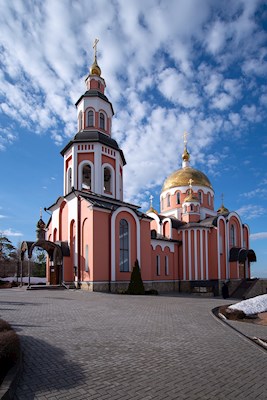 Митрополит Игнатий совершил утреню с чтением акафиста Пресвятой Богородице в Свято-Алексиевском женском монастыре г. Саратова