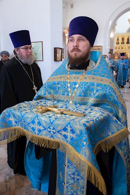 Митрополит Игнатий совершил утреню с чтением акафиста Пресвятой Богородице в Свято-Алексиевском женском монастыре г. Саратова