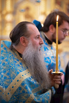 Митрополит Игнатий совершил утреню с чтением акафиста Пресвятой Богородице в Свято-Алексиевском женском монастыре г. Саратова