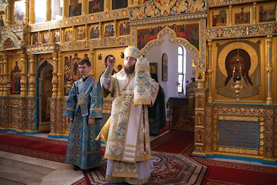 Митрополит Игнатий совершил утреню с чтением акафиста Пресвятой Богородице в Свято-Алексиевском женском монастыре г. Саратова