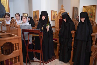 Митрополит Игнатий совершил утреню с чтением акафиста Пресвятой Богородице в Свято-Алексиевском женском монастыре г. Саратова