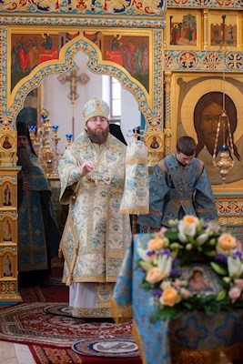 Митрополит Игнатий совершил утреню с чтением акафиста Пресвятой Богородице в Свято-Алексиевском женском монастыре г. Саратова