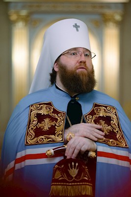 Митрополит Игнатий совершил ночную Божественную литургию в храме апостола и евангелиста Иоанна Богослова при СПДС