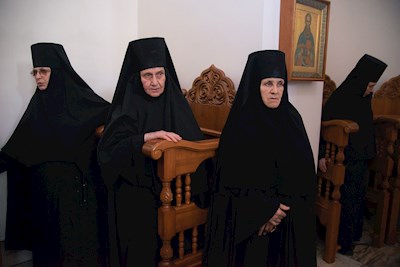 Митрополит Игнатий совершил утреню с чтением акафиста Пресвятой Богородице в Свято-Алексиевском женском монастыре г. Саратова