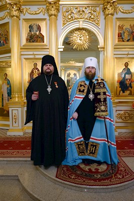 Митрополит Игнатий совершил ночную Божественную литургию в храме апостола и евангелиста Иоанна Богослова при СПДС