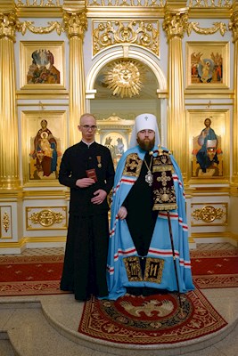 Митрополит Игнатий совершил ночную Божественную литургию в храме апостола и евангелиста Иоанна Богослова при СПДС