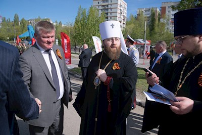 Митрополит Игнатий и губернатор региона возложили цветы в память о воинах Великой Отечественной войны