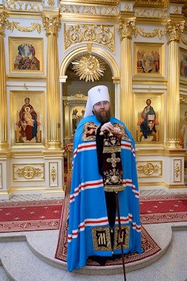 Митрополит Игнатий совершил ночную Божественную литургию в храме апостола и евангелиста Иоанна Богослова при СПДС