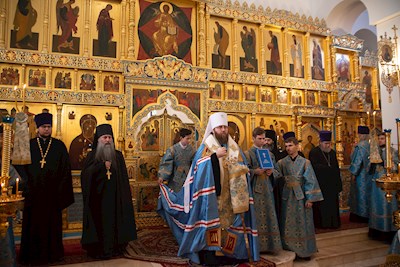 Митрополит Игнатий совершил утреню с чтением акафиста Пресвятой Богородице в Свято-Алексиевском женском монастыре г. Саратова