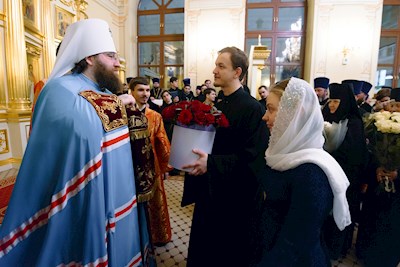 Митрополит Игнатий совершил ночную Божественную литургию в храме апостола и евангелиста Иоанна Богослова при СПДС
