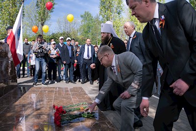Митрополит Игнатий и губернатор региона возложили цветы в память о воинах Великой Отечественной войны