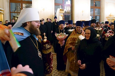 Митрополит Игнатий совершил ночную Божественную литургию в храме апостола и евангелиста Иоанна Богослова при СПДС