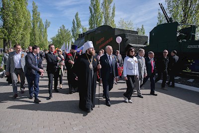Митрополит Игнатий и губернатор региона возложили цветы в память о воинах Великой Отечественной войны