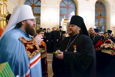 Митрополит Игнатий совершил ночную Божественную литургию в храме апостола и евангелиста Иоанна Богослова при СПДС