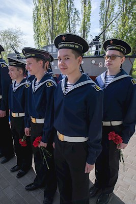 Митрополит Игнатий и губернатор региона возложили цветы в память о воинах Великой Отечественной войны