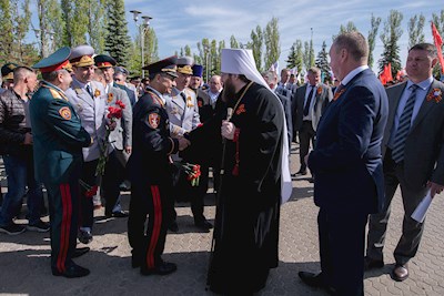 Митрополит Игнатий и губернатор региона возложили цветы в память о воинах Великой Отечественной войны