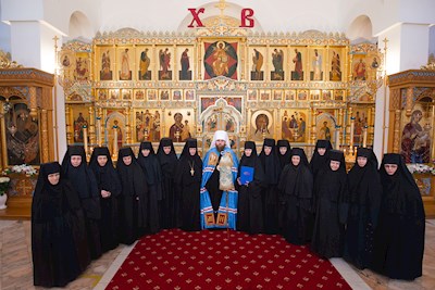 Митрополит Игнатий совершил утреню с чтением акафиста Пресвятой Богородице в Свято-Алексиевском женском монастыре г. Саратова